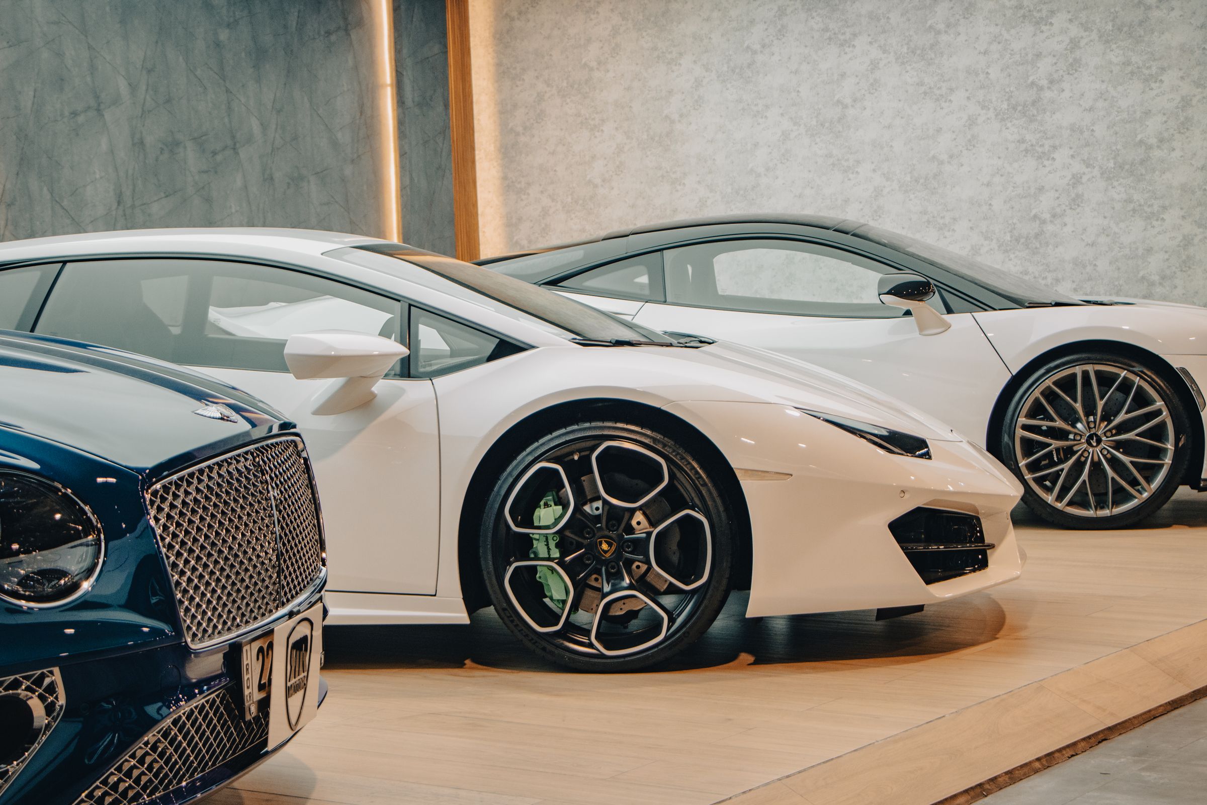 Premium vehicle showroom used as an editorial visual example